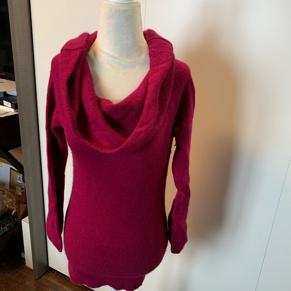 White House Black Market Sweater - Picture 5 of 5